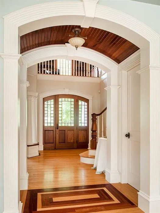 Formal interior passage with arched openings